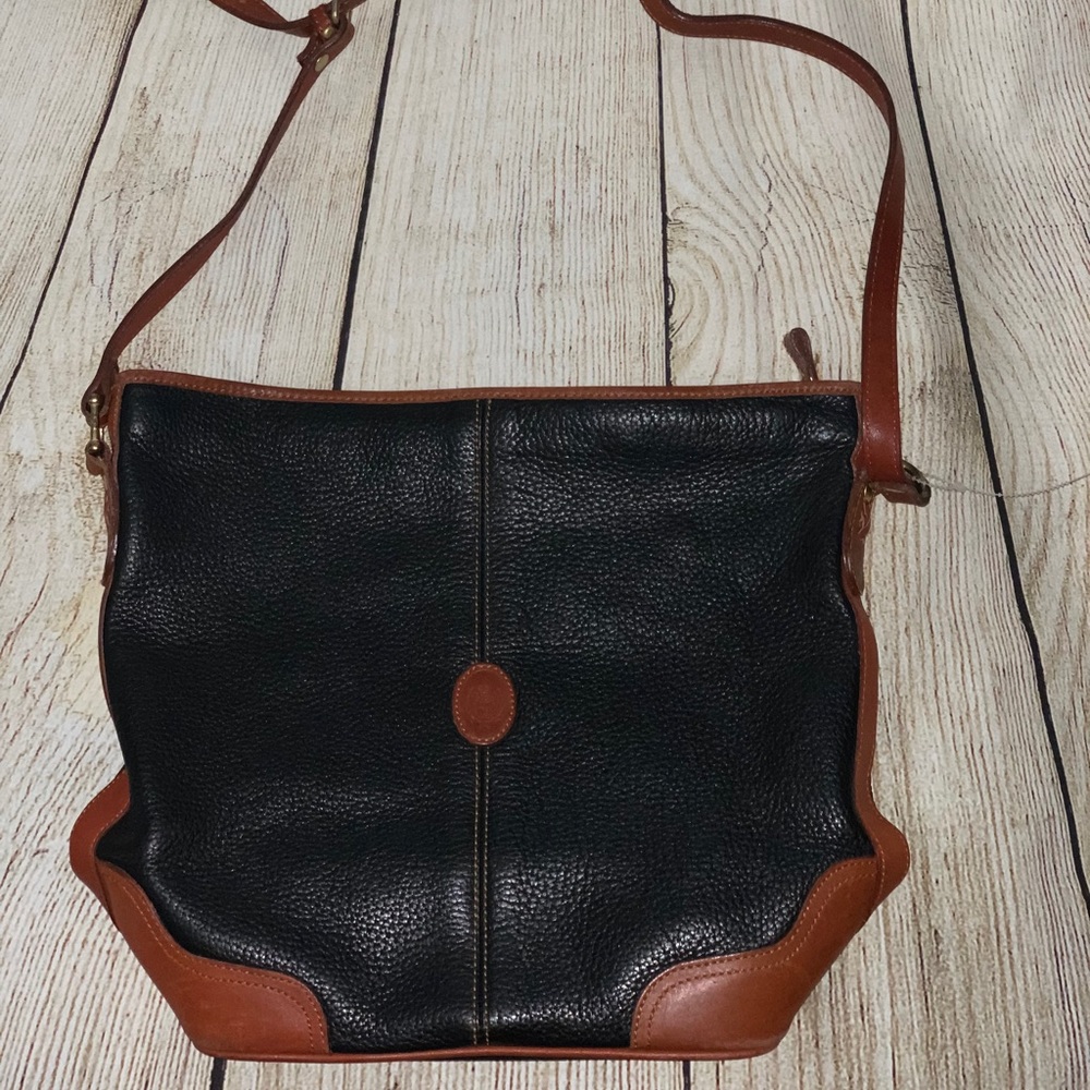 LIZ CLAIBORNE Shoulder Bag